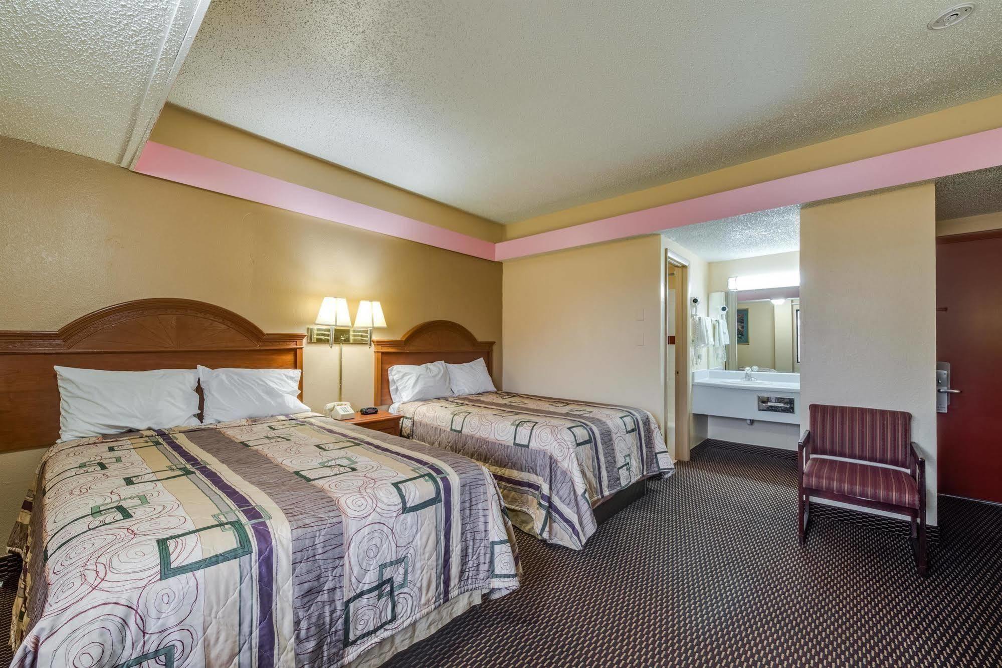 Travelers Inn Мидуэст-Сити Экстерьер фото