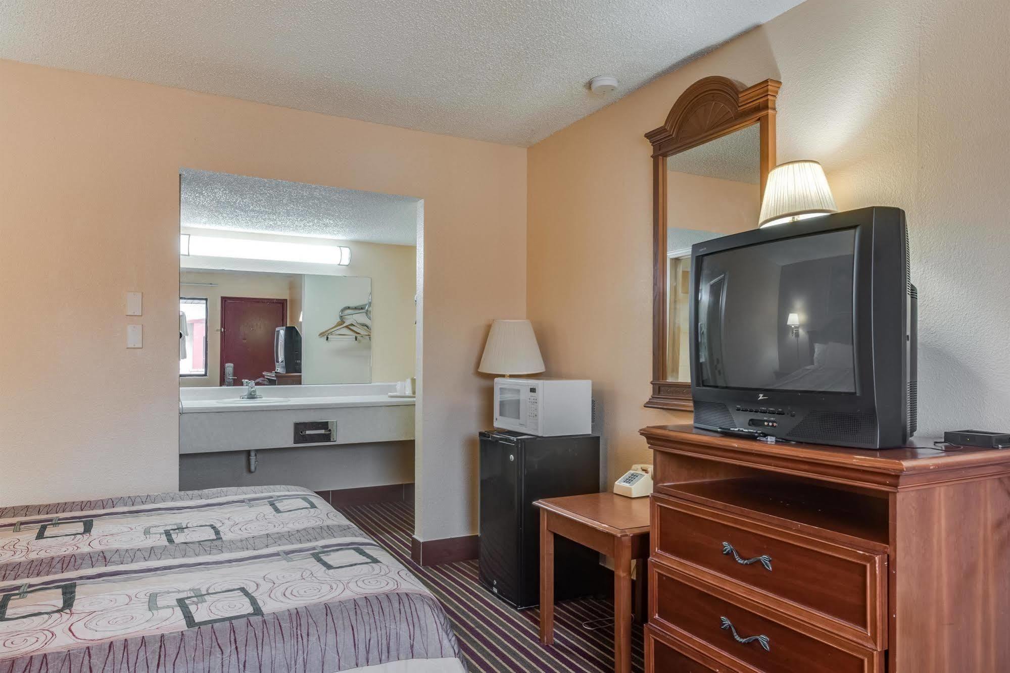 Travelers Inn Мидуэст-Сити Экстерьер фото